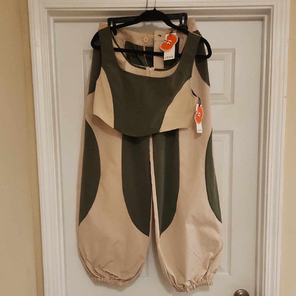 Cider Stylish Cream and Green Jumpsuit In Size Medium NWT